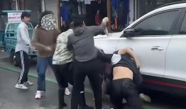 王先生爆料停车视频,停车瞬间惊险瞬间，视频记录惊心动魄一幕